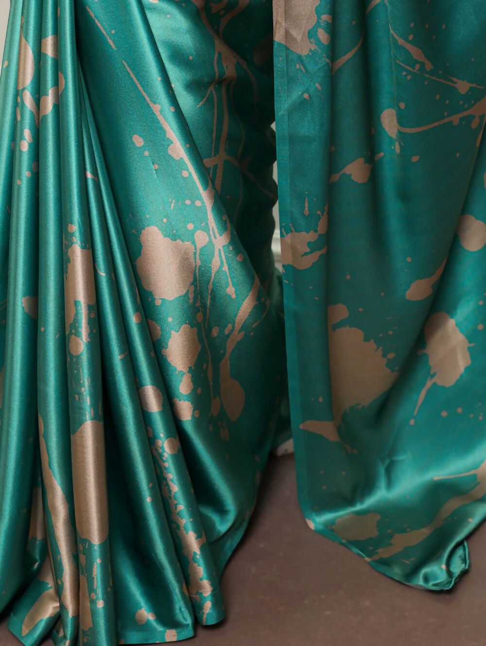Vastranavya Sea Blue Satin Silk Printed Saree with a Natural Silk Unstitched Blouse