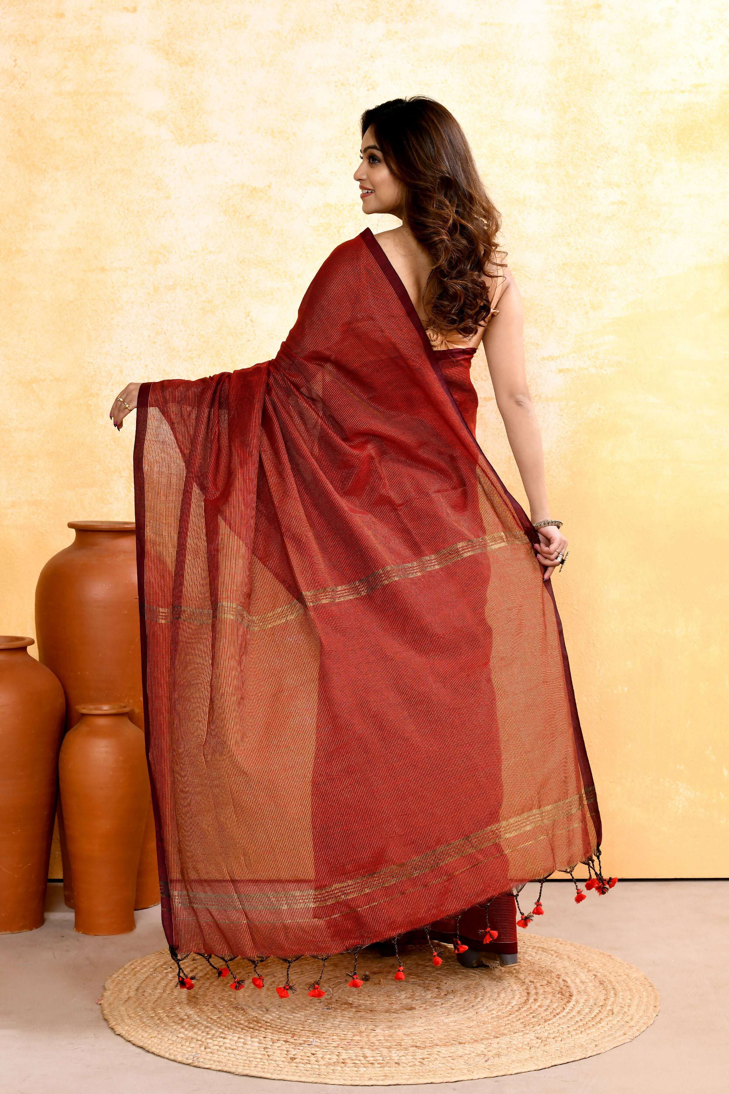 Piyari Fashion Women's Maroon Embellished Cotton Blend Zari Check Handloom Saree