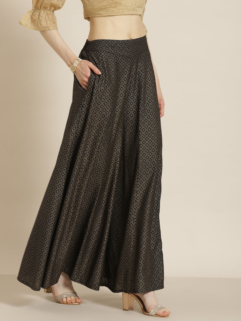Juniper Black Geometric Printed Rayon Flared Women Palazzo With One Pocket