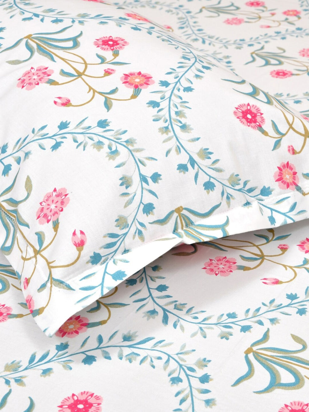 haus & kinder Blossoms Pink & White 186 TC Cotton Queen Bedsheet With 2 Pillow Covers