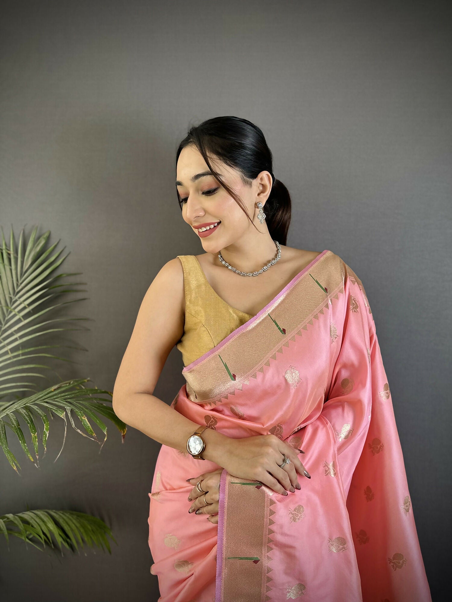 Joban Fashion Light Pink Peacock & Floral Motifs Soft Silk Kanchipuram Saree