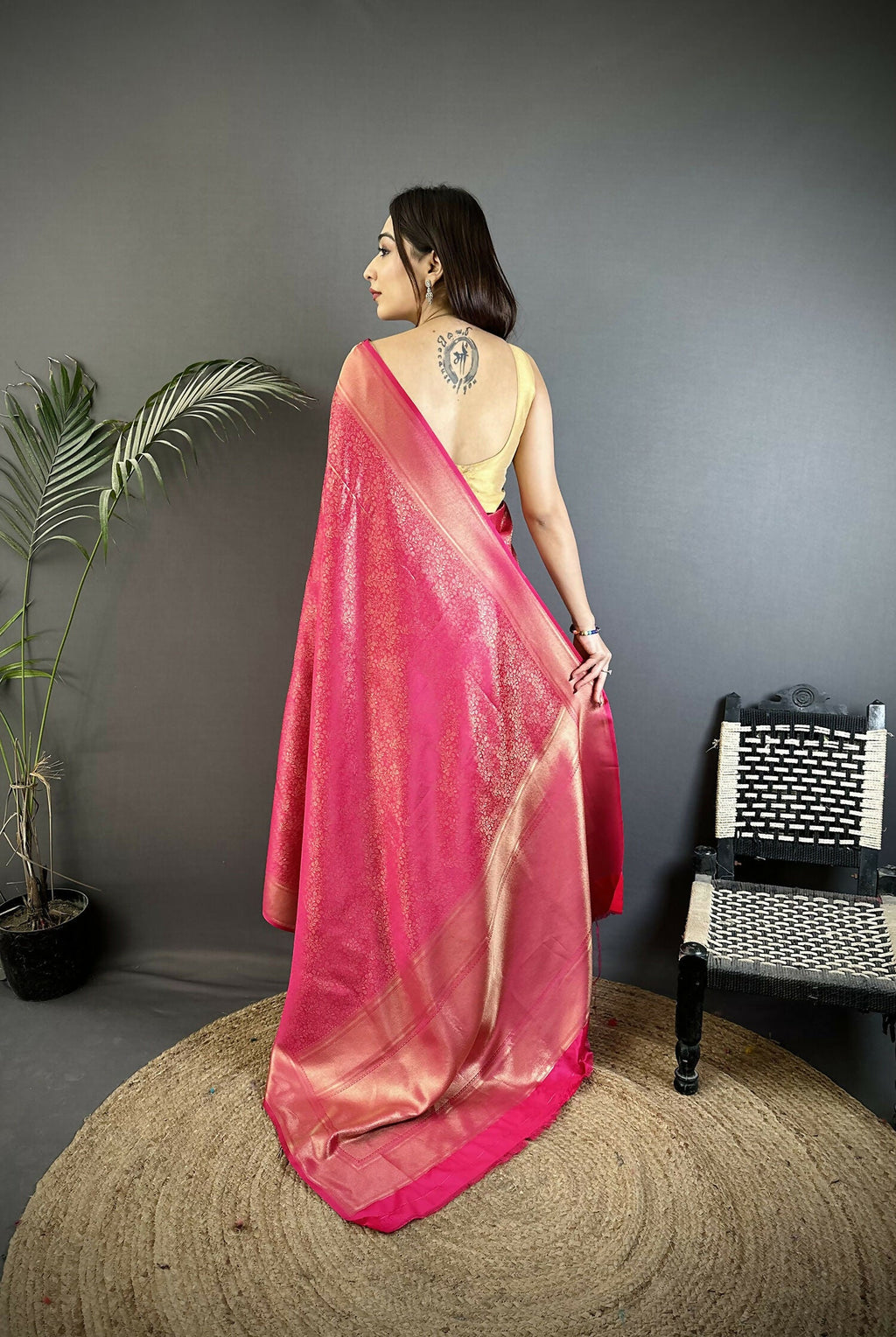 Joban Fashion Pink Floral Motifs & Ethnic Design Soft Satin Silk Kanchipuram Saree