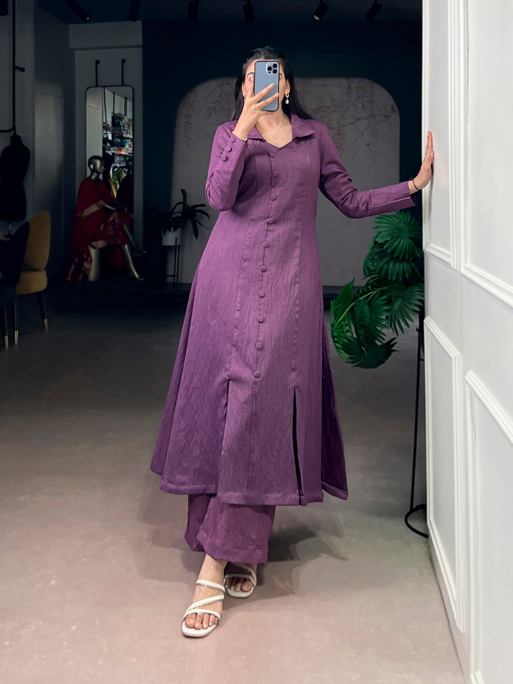 Lorenvalley Fashion Purple Soft N.V Herry Fabric With A Refined Plain Finish Designed Straight Cut Suit