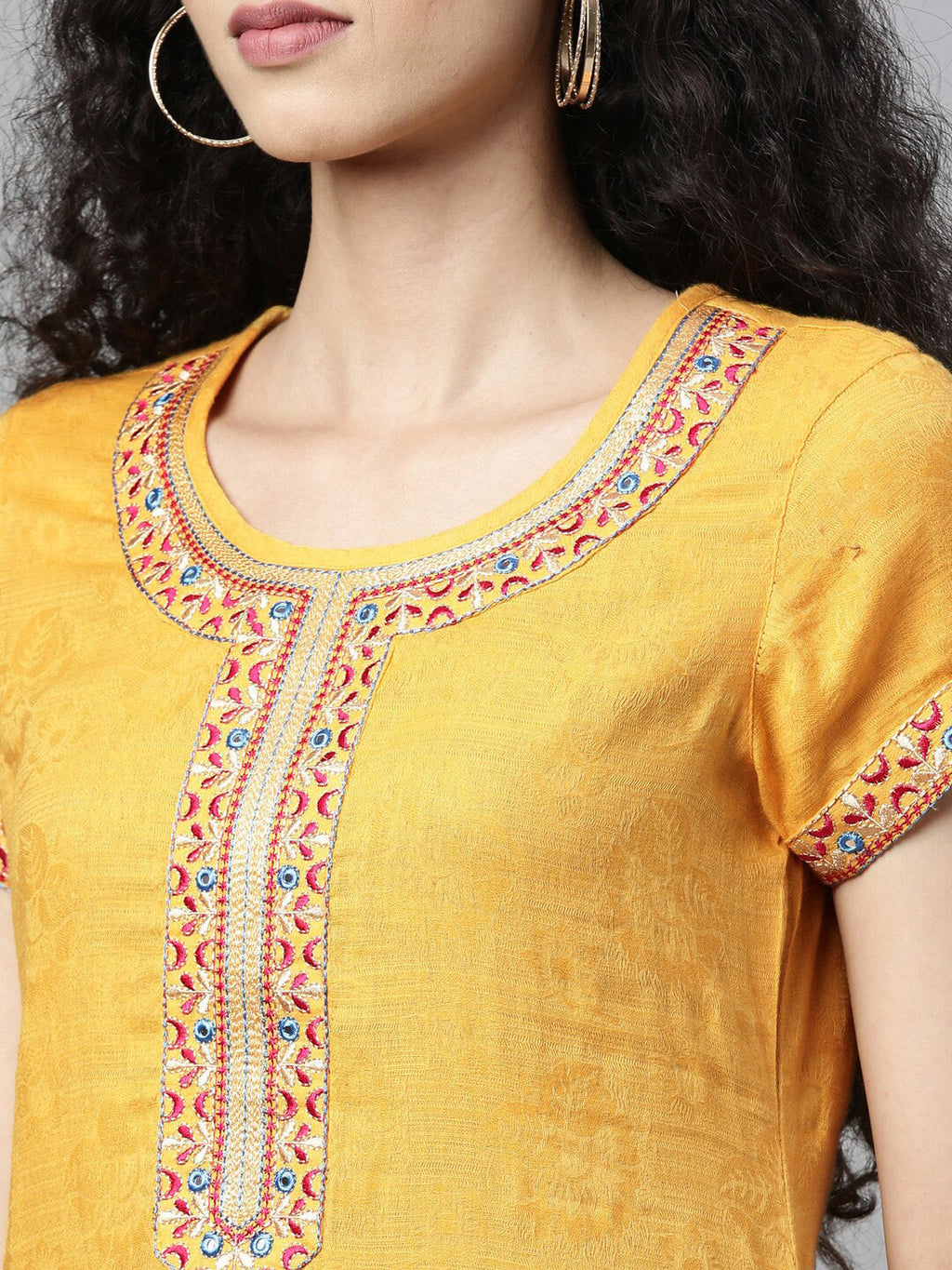 Souchii Women Yellow Embroidered Thread Work Kaftan Kurta