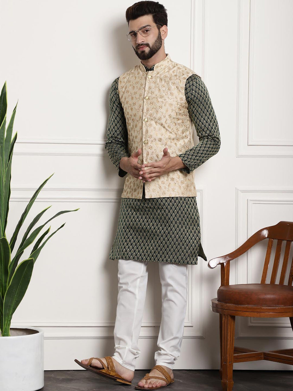 Sojanya Men Green Ethnic Motifs Kurta with Churidar with Nehru Jacket