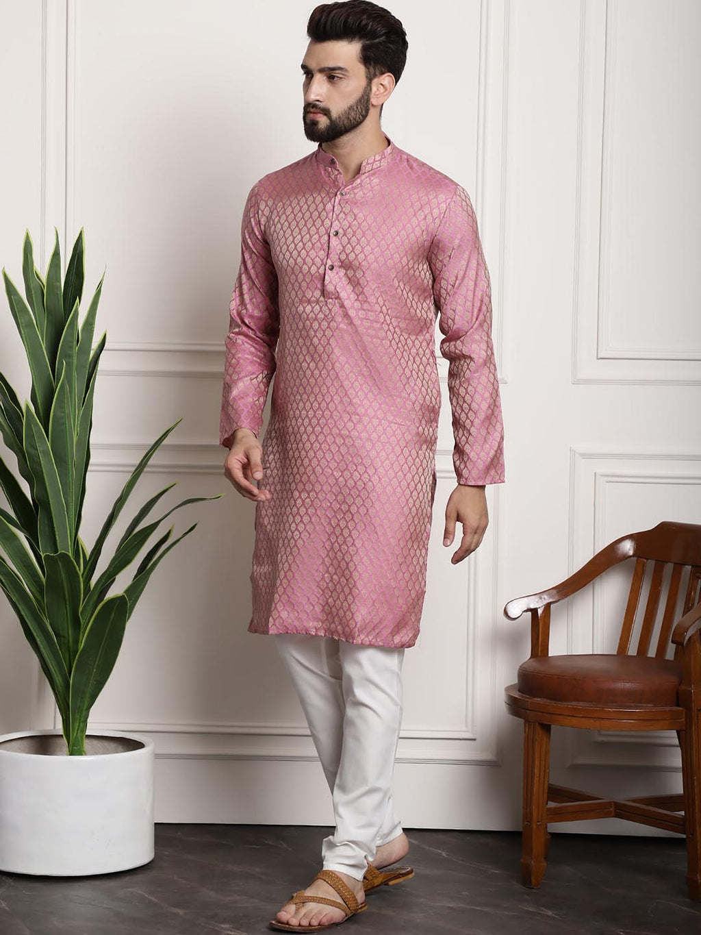 Sojanya Men Pink Ethnic Motifs Kurta with Pyjamas & Nehru Jacket