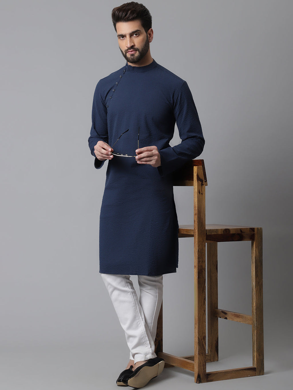 Even Apparels Blue Solid Kurta With Band Collar