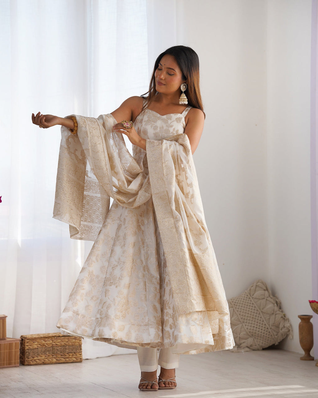Lorenvalley Fashion White Banarasi Jacquard Dola Silk Fancy Backless Dori Pattern Anarkali Gown Pant With Dupatta