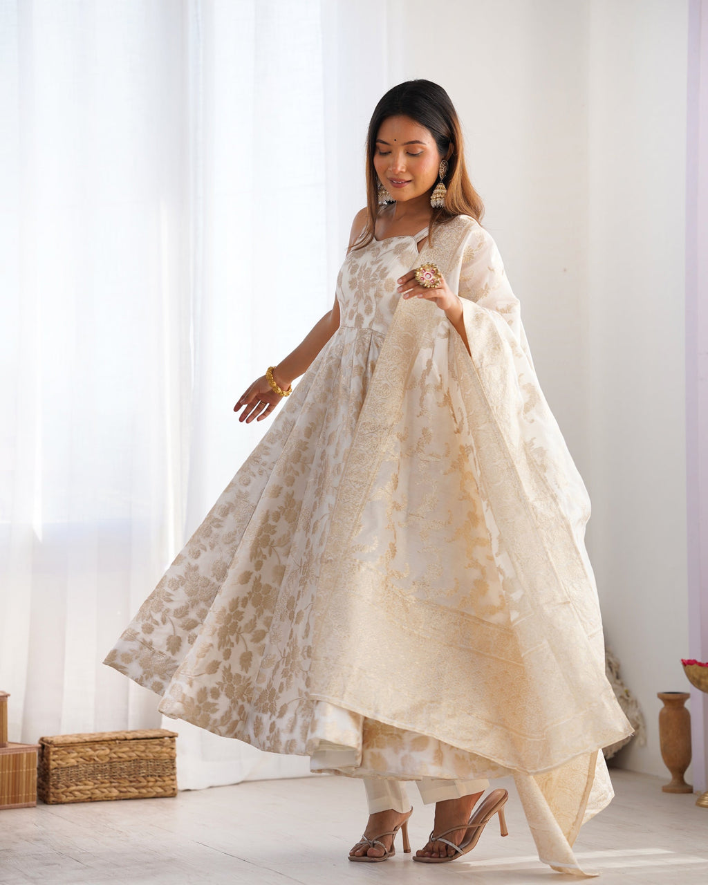 Lorenvalley Fashion White Banarasi Jacquard Dola Silk Fancy Backless Dori Pattern Anarkali Gown Pant With Dupatta
