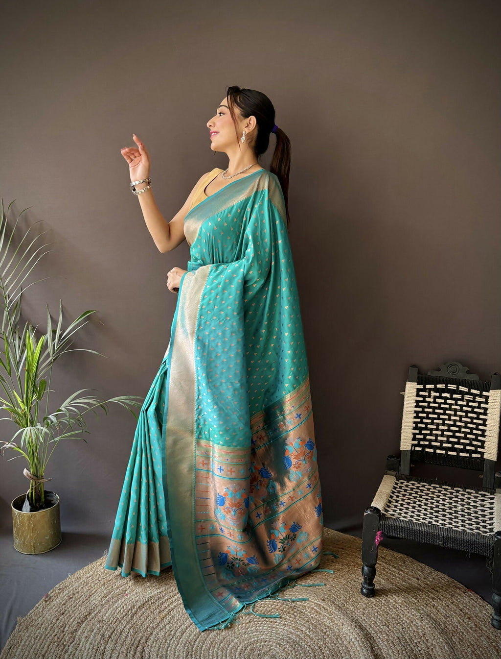 Joban Fashion Teal Green Jacquard Butti Soft Lichi Silk Paithani Saree