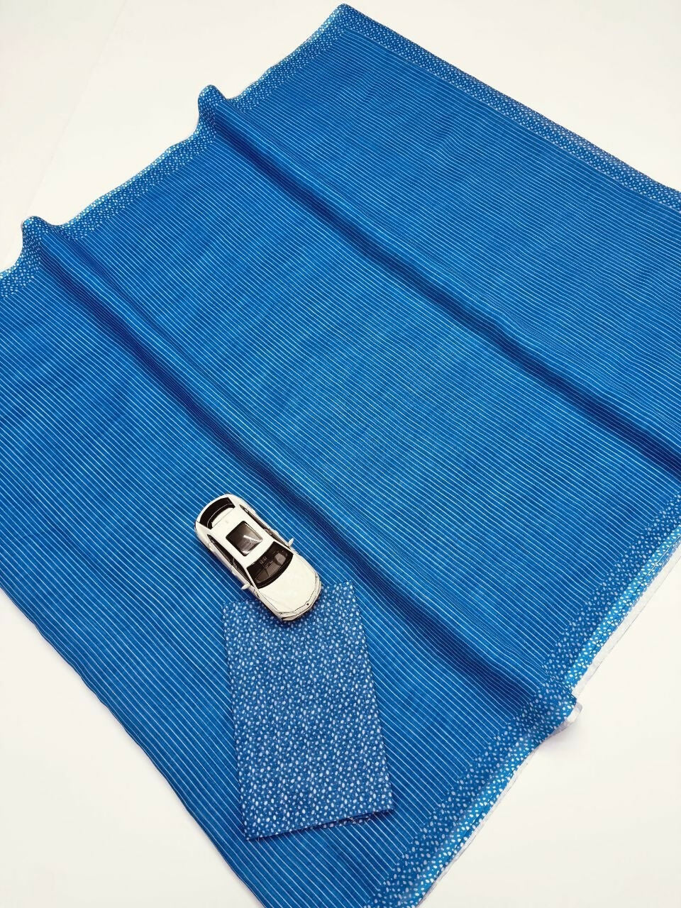 Prime Volt Women's Blue Digital Print Soft Linen Saree With Blouse