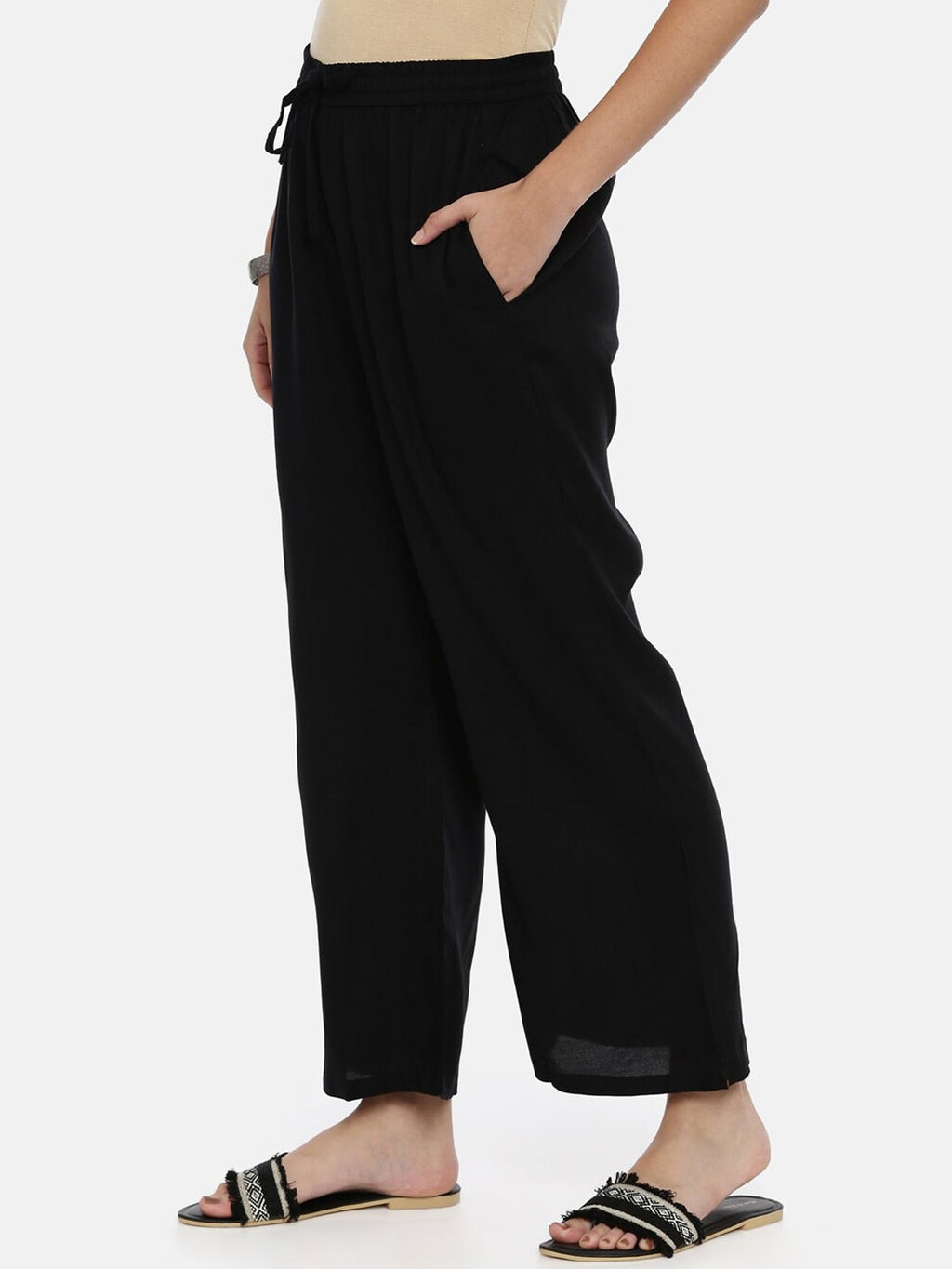 Souchii Black Solid Flared Palazzos