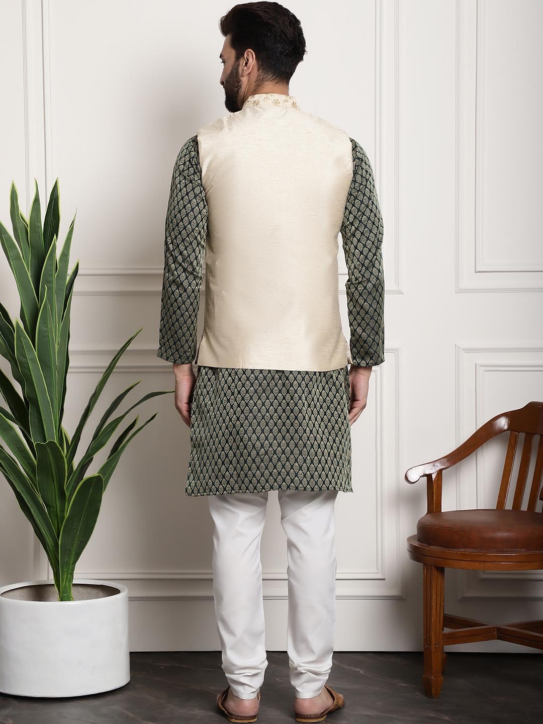 Sojanya Men Green Ethnic Motifs Kurta with Churidar with Nehru Jacket