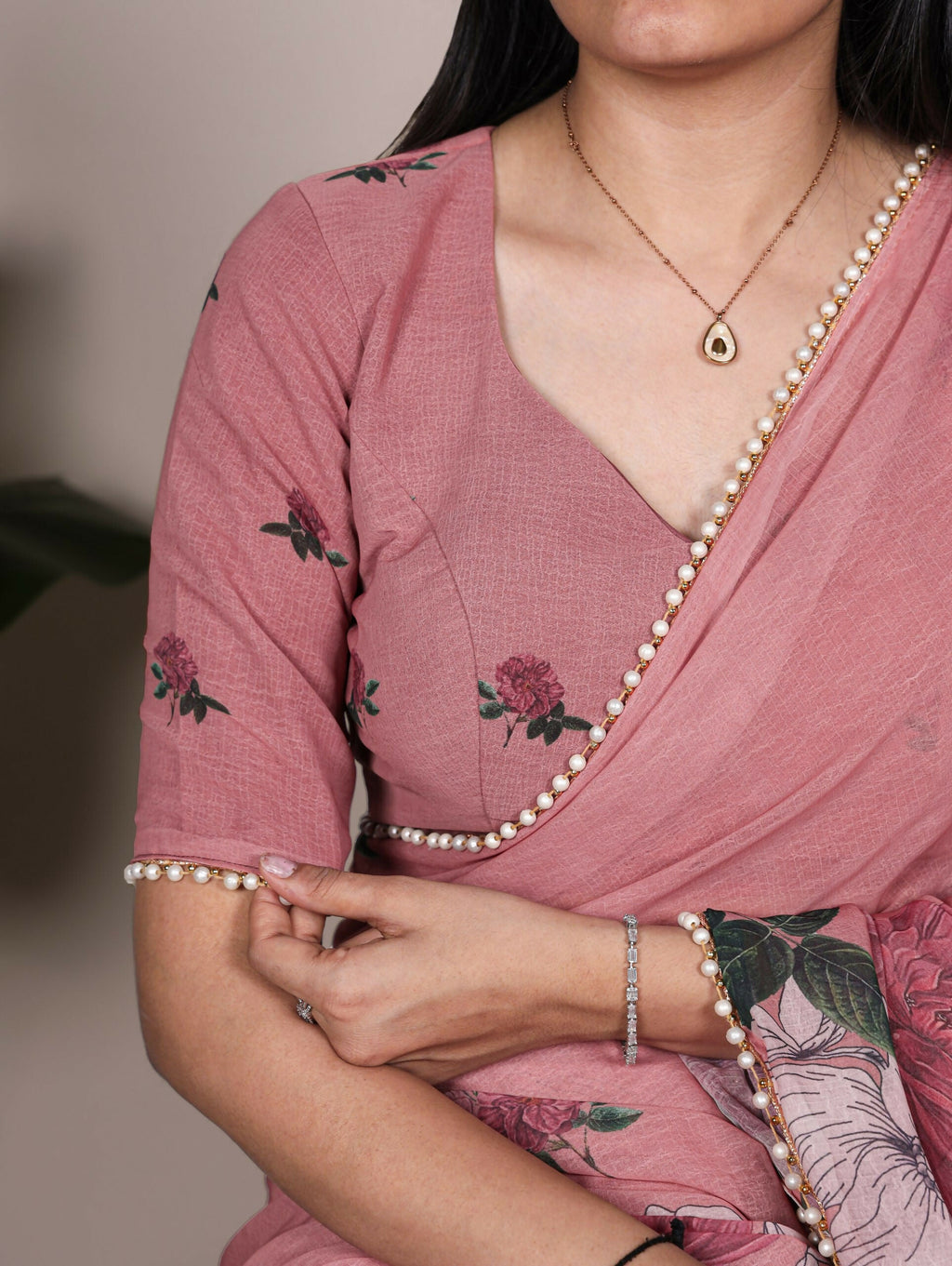 Vastranavya Peach Weightless Marble and Floral Printed Georgette Saree with Unstitched Blouse