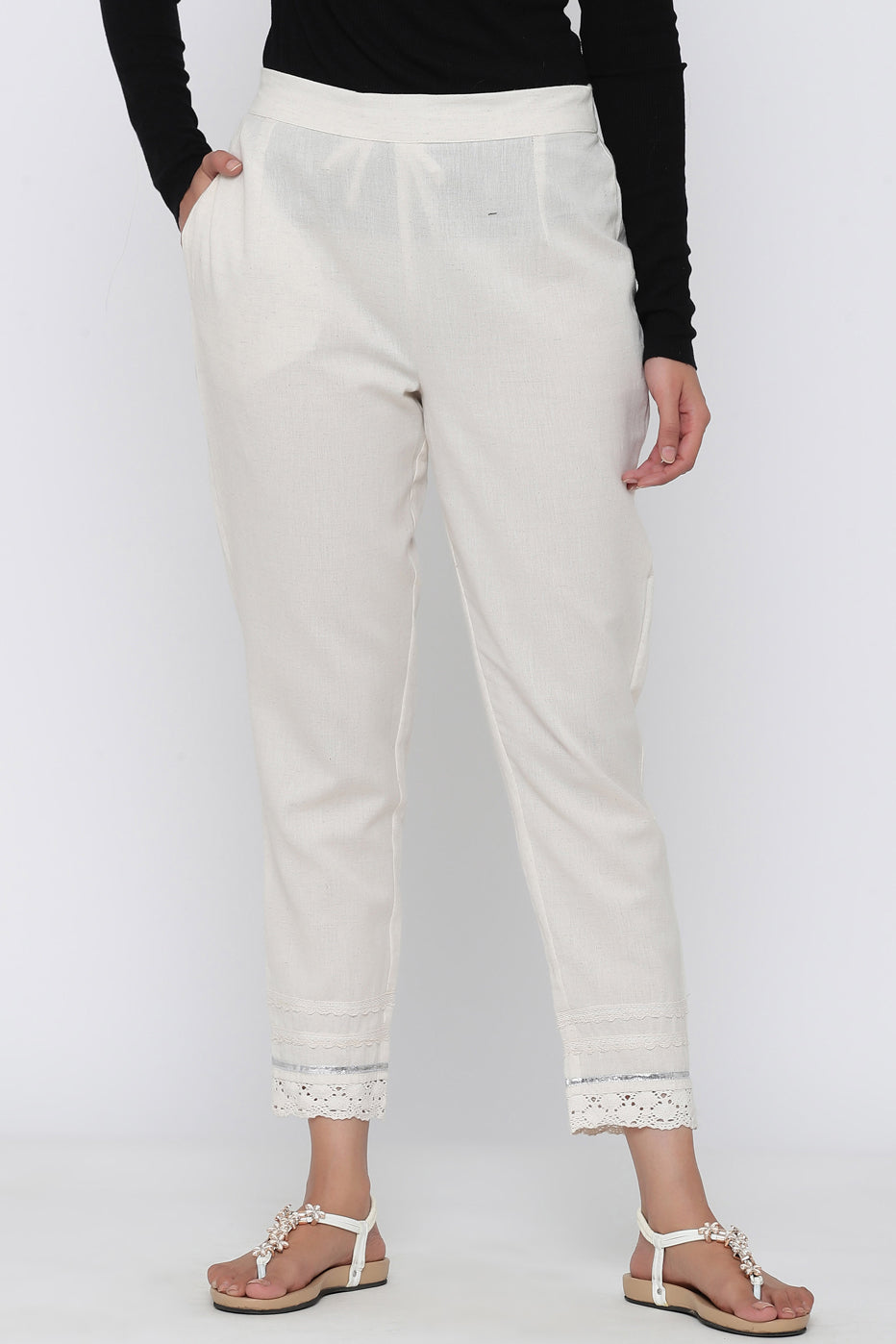 Juniper Women Offwhite Cotton Flex Solid Slim Fit Pant/Slim Pant