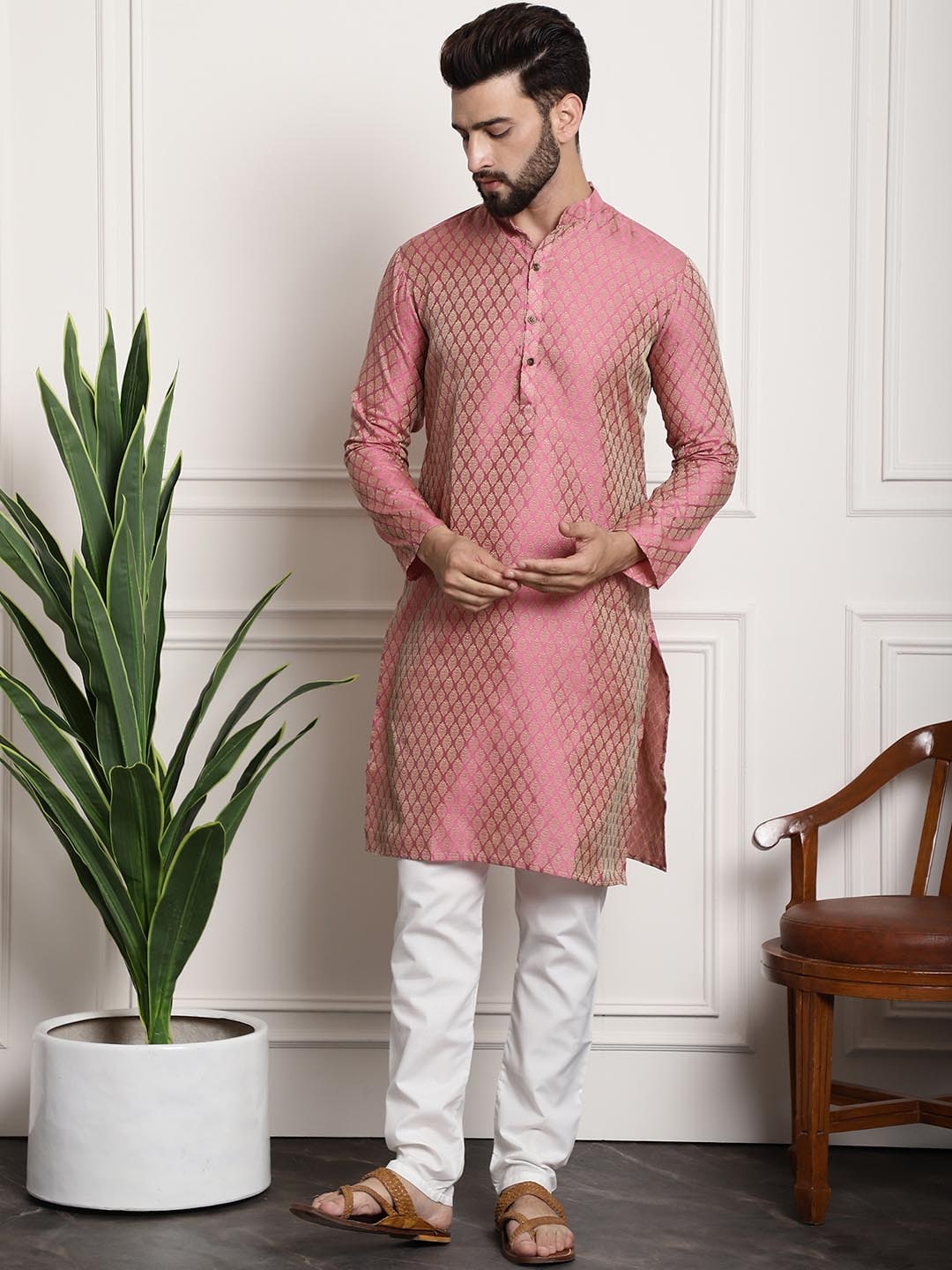 Sojanya Men Pink Ethnic Motifs Kurta with Pyjamas & Nehru Jacket