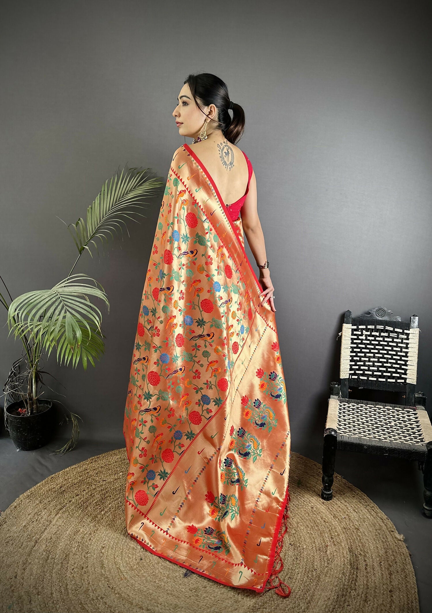 Joban Fashion Reddish Pink Mughal-Inspired Motifs Soft Silk Paithani Saree
