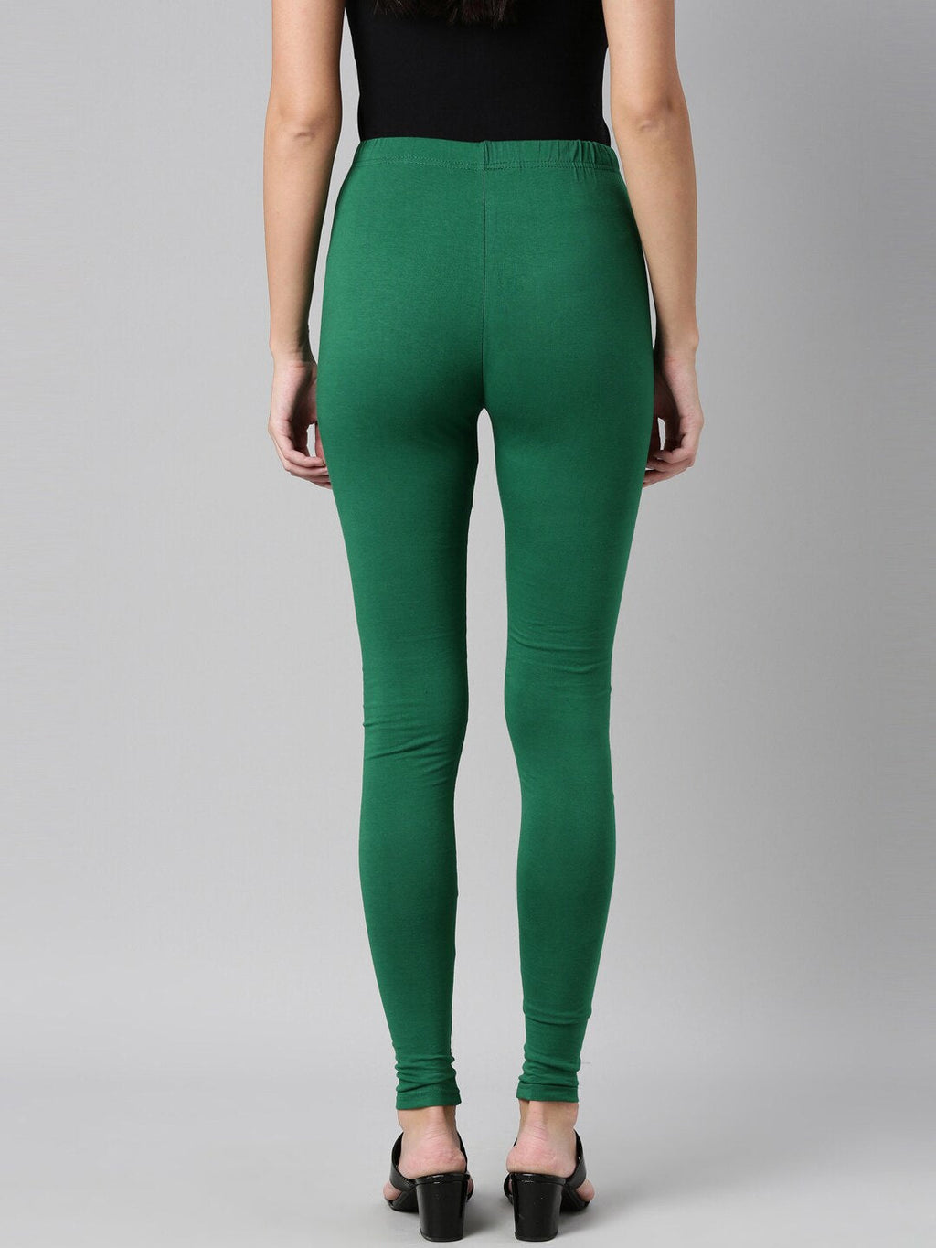 Souchii Green Solid Slim-Fit Leggings