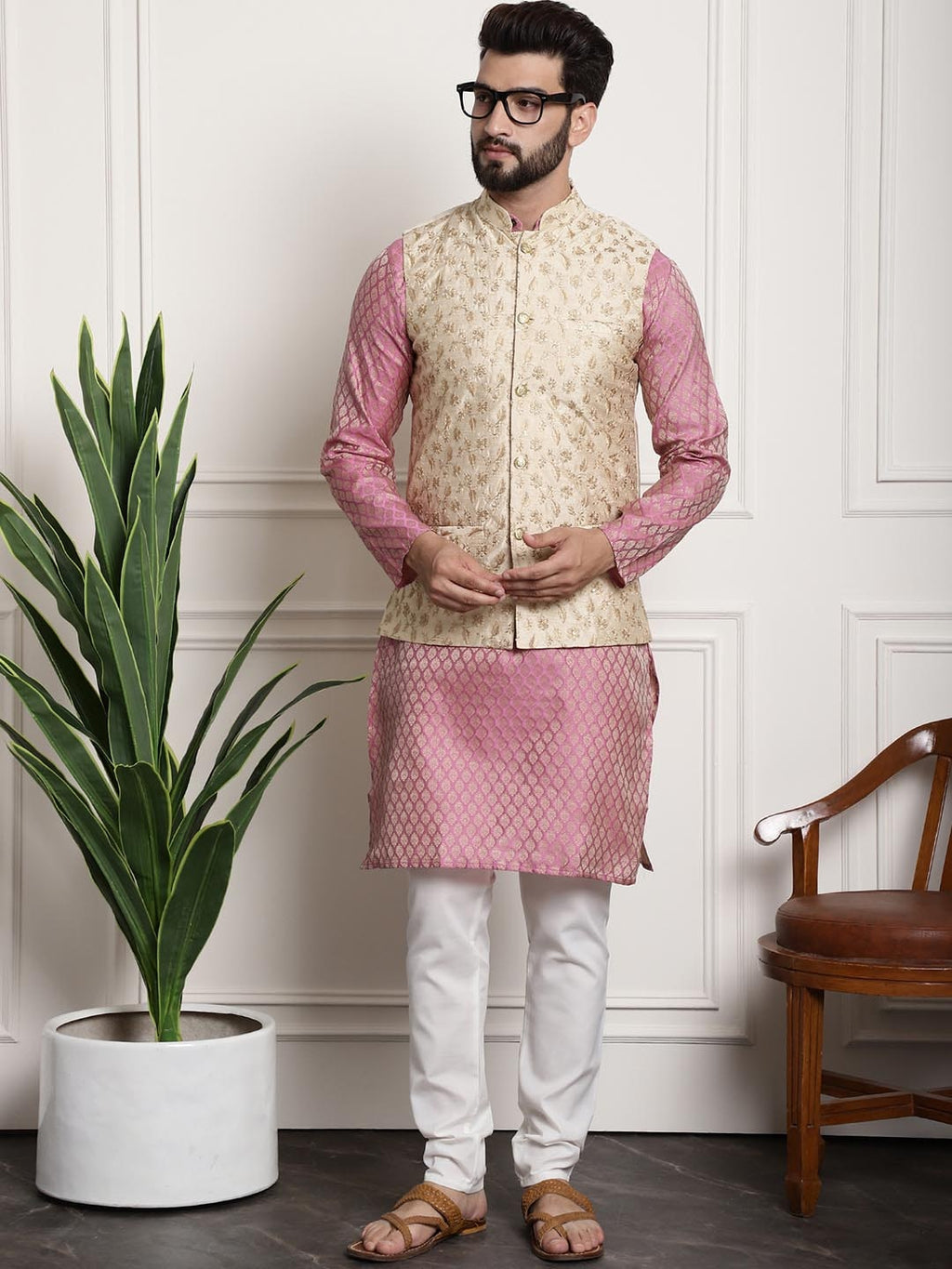 Sojanya Men Pink Ethnic Motifs Kurta with Pyjamas & Nehru Jacket