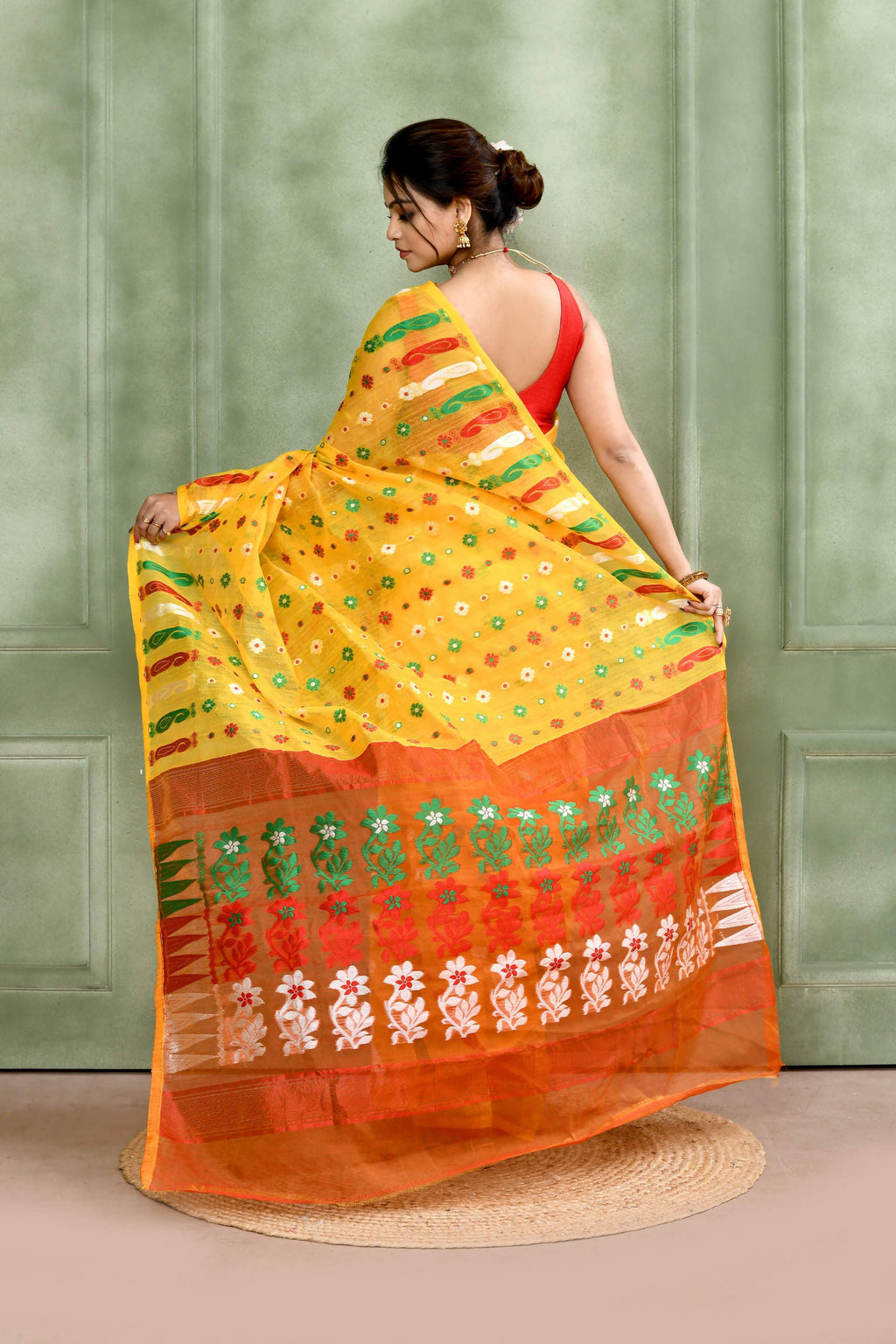 Piyari Fashion Women's Yellow Embellished Cotton Blend Jamdani Saree
