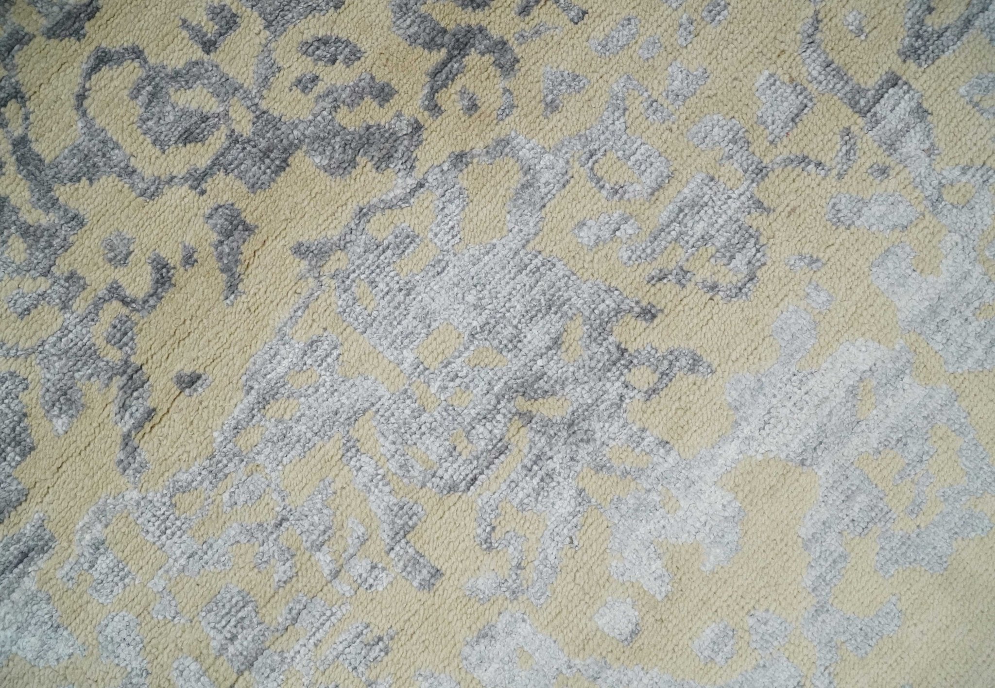 8x10 Beige, Charcoal and Silver Traditional Medallion Hand Knotted Wool and Bamboo Silk Area Rug