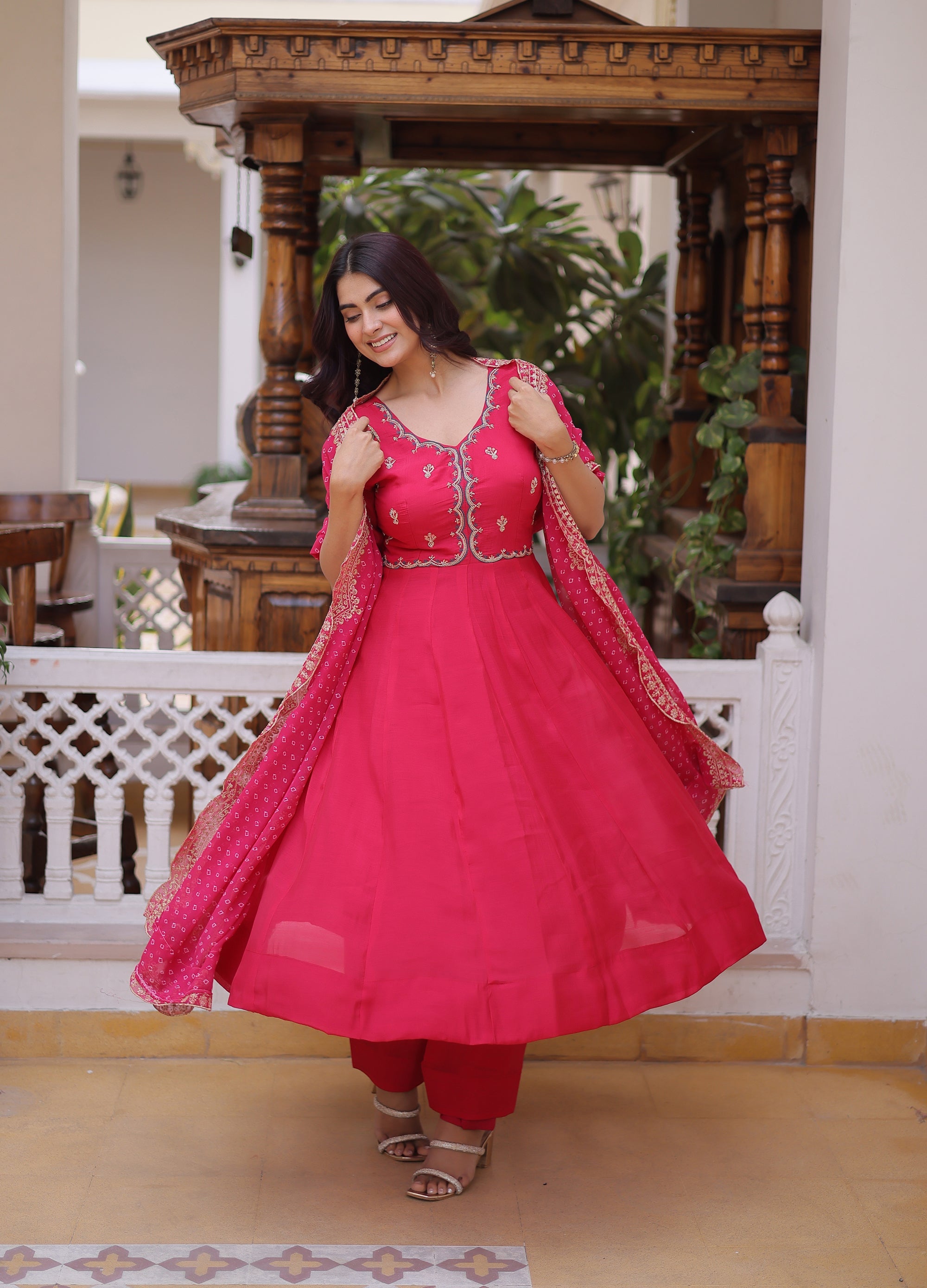 Lorenvalley Fashion Pink Mul Chanderi with Beads Thread Embroidered work Kurta Pant with Dupatta