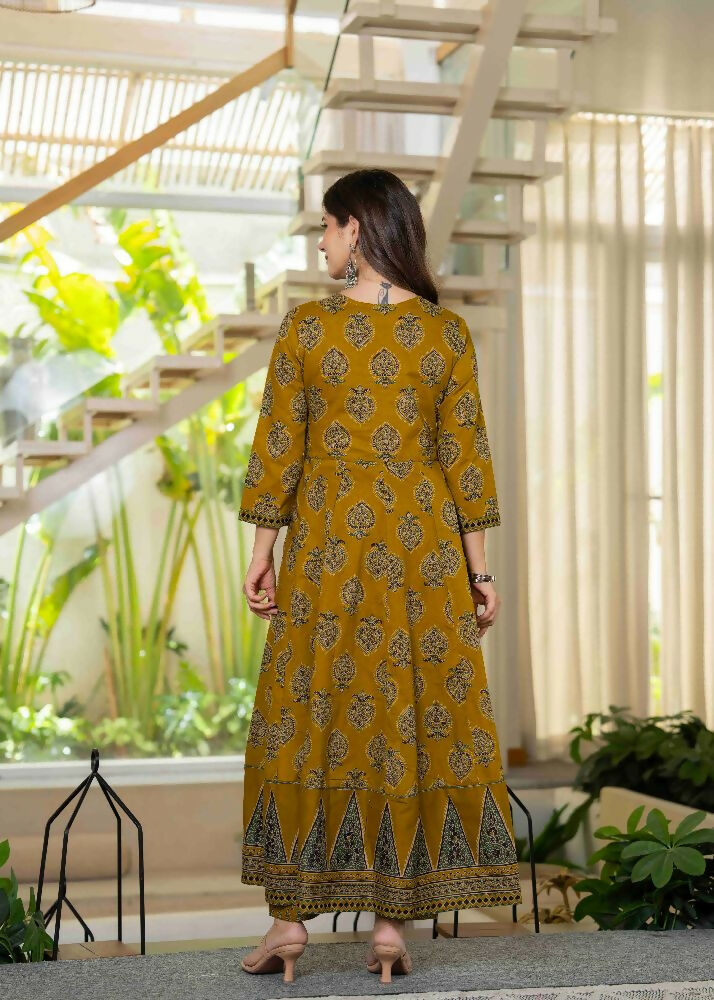Jaimini Women Cotton Printed Round Neck 3/4 Sleeves Calf Length Flared Kurta Pant And Dupatta Set