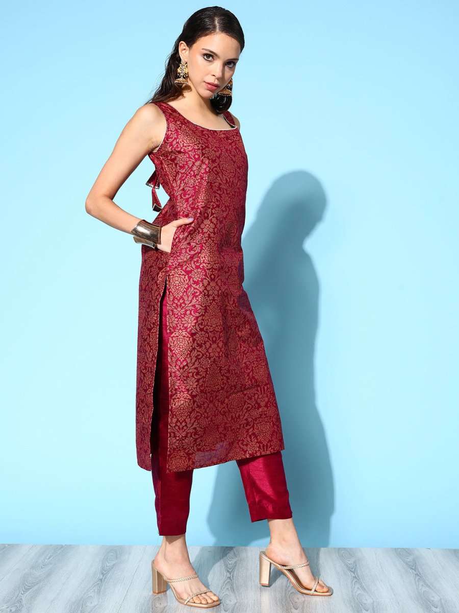 Ahalyaa Burgundy Ethnic Motif Woven Design Sleeveless Kurta
