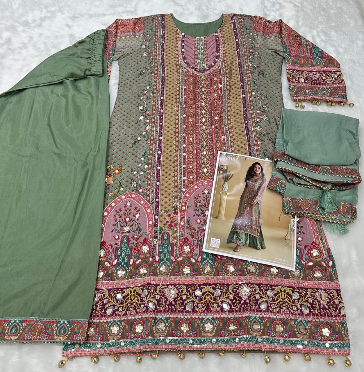 Aarshi Fashions Pink Heavy Crepe Digital Print Palazzo Suits