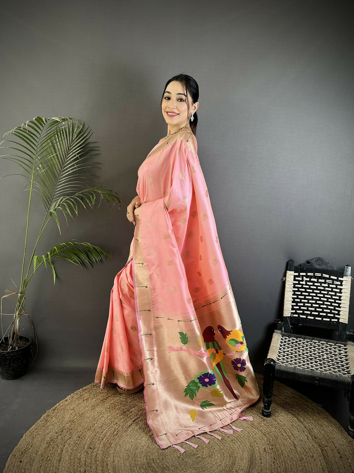 Joban Fashion Light Pink Peacock & Floral Motifs Soft Silk Kanchipuram Saree