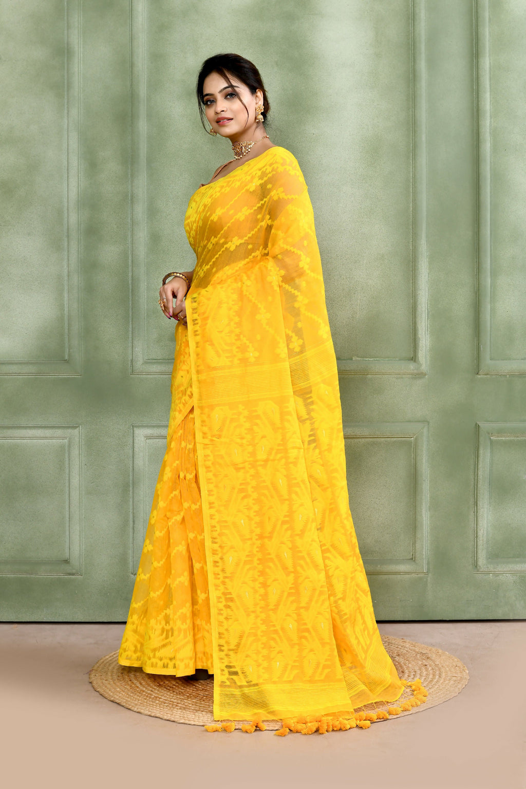 Piyari Fashion Women's Yellow Embellished Cotton Blend Jamdani Saree