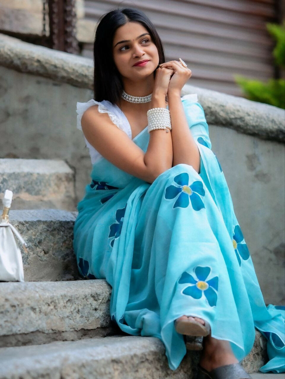 Prime Volt Women's Sky Blue Floral Digital Print Soft Linen Saree With Blouse