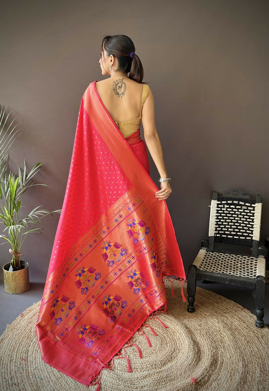 Joban Fashion Hot Pink Jacquard Butti Soft Lichi Silk Paithani Saree