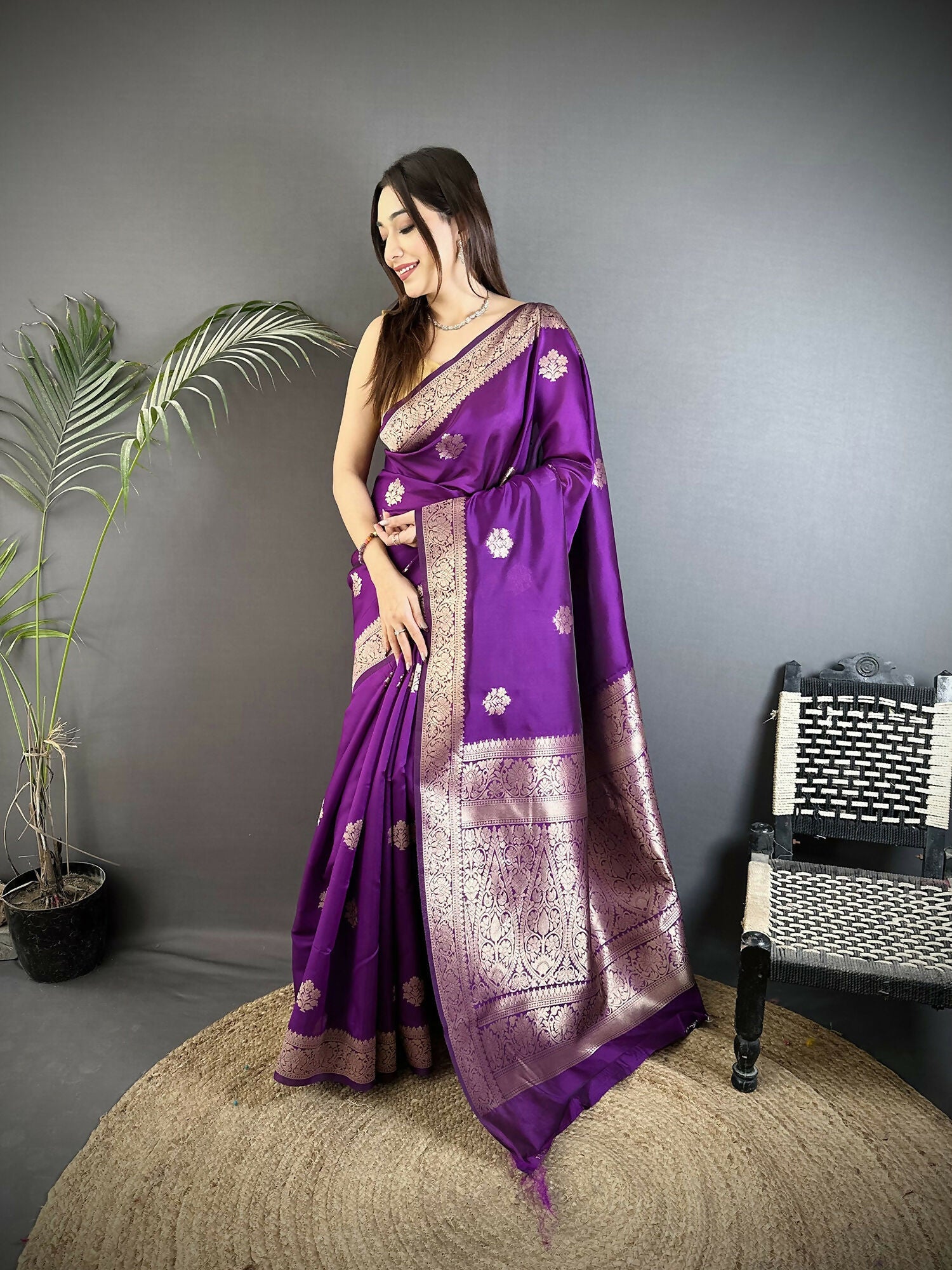 Joban Fashion Purple Floral Jacquard Woven Design Cotton Silk Banarasi Silk Saree