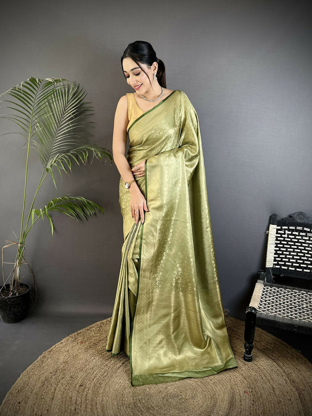Joban Fashion Olive Green Floral & Paisley Motifs Soft Satin Silk Banarasi Saree