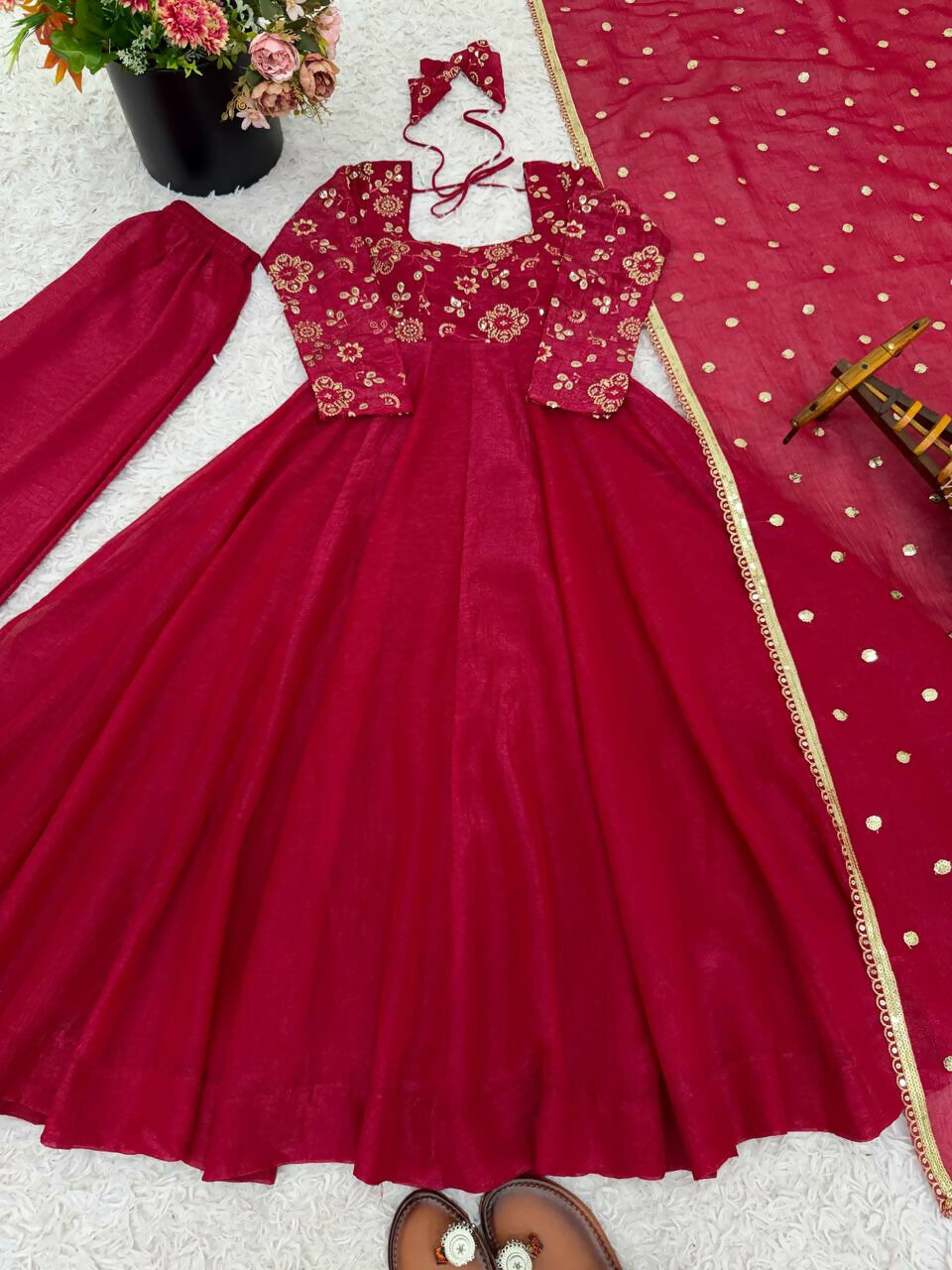 Teeya Creation New Trendy Stylish Elegant Finish With Full Flair Pink Gown Set