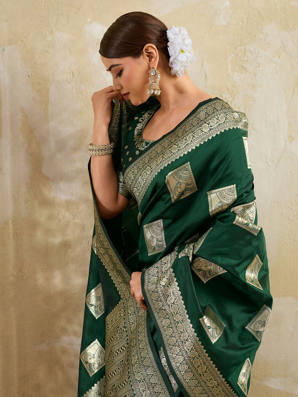 Shree Shyam Fashion Dark Green Silk Blend Saree