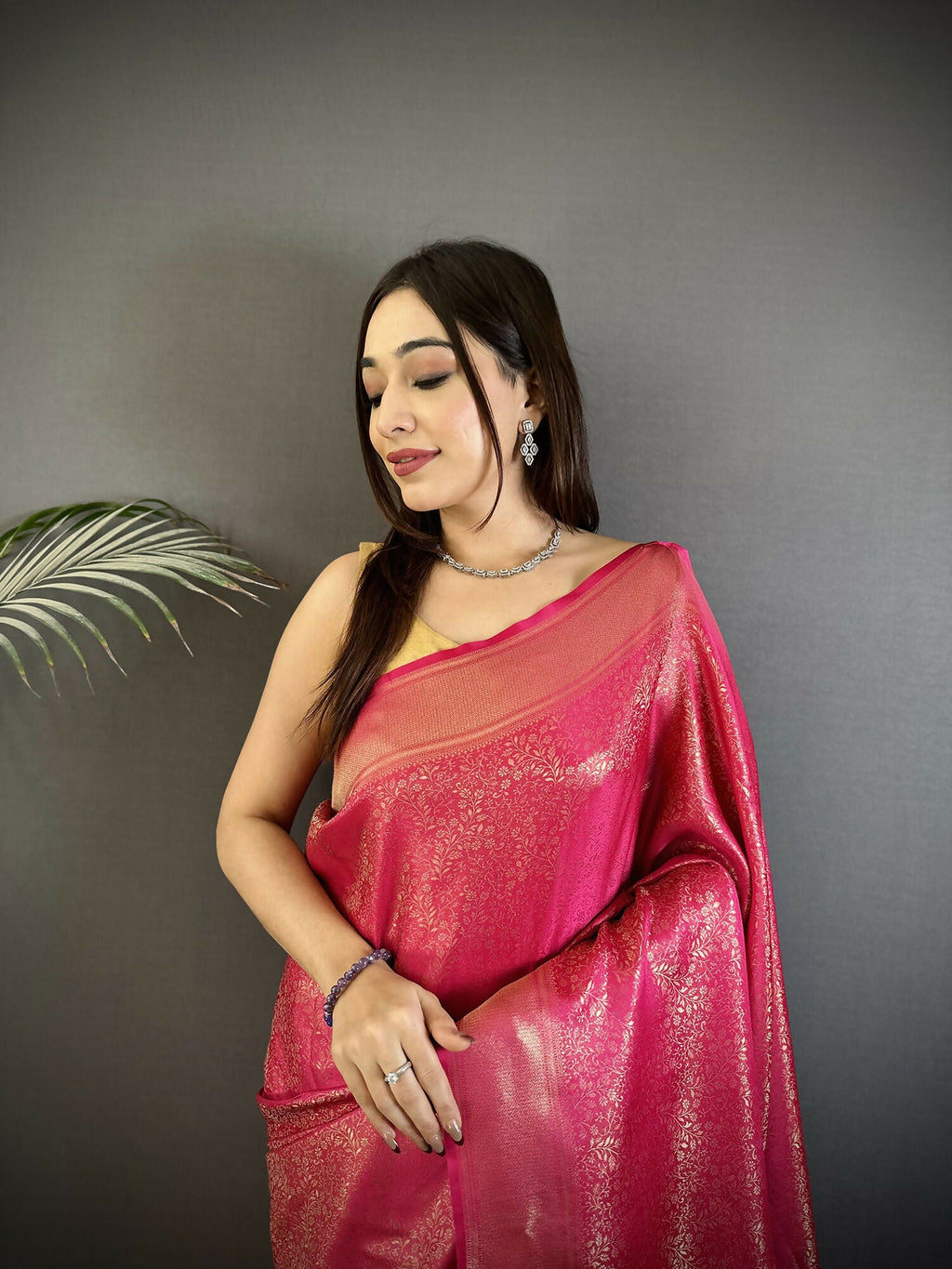Joban Fashion Pink Floral Motifs & Ethnic Design Soft Satin Silk Kanchipuram Saree
