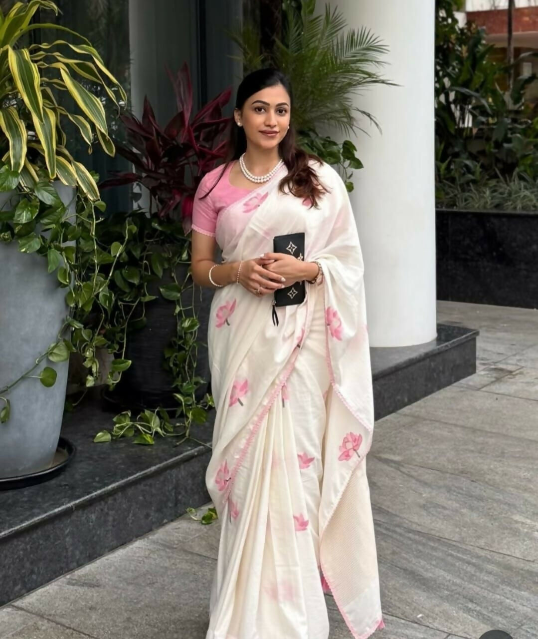 Prime Volt Women's Cream Floral Digital Print Soft Linen Saree With Lace Border & Blouse
