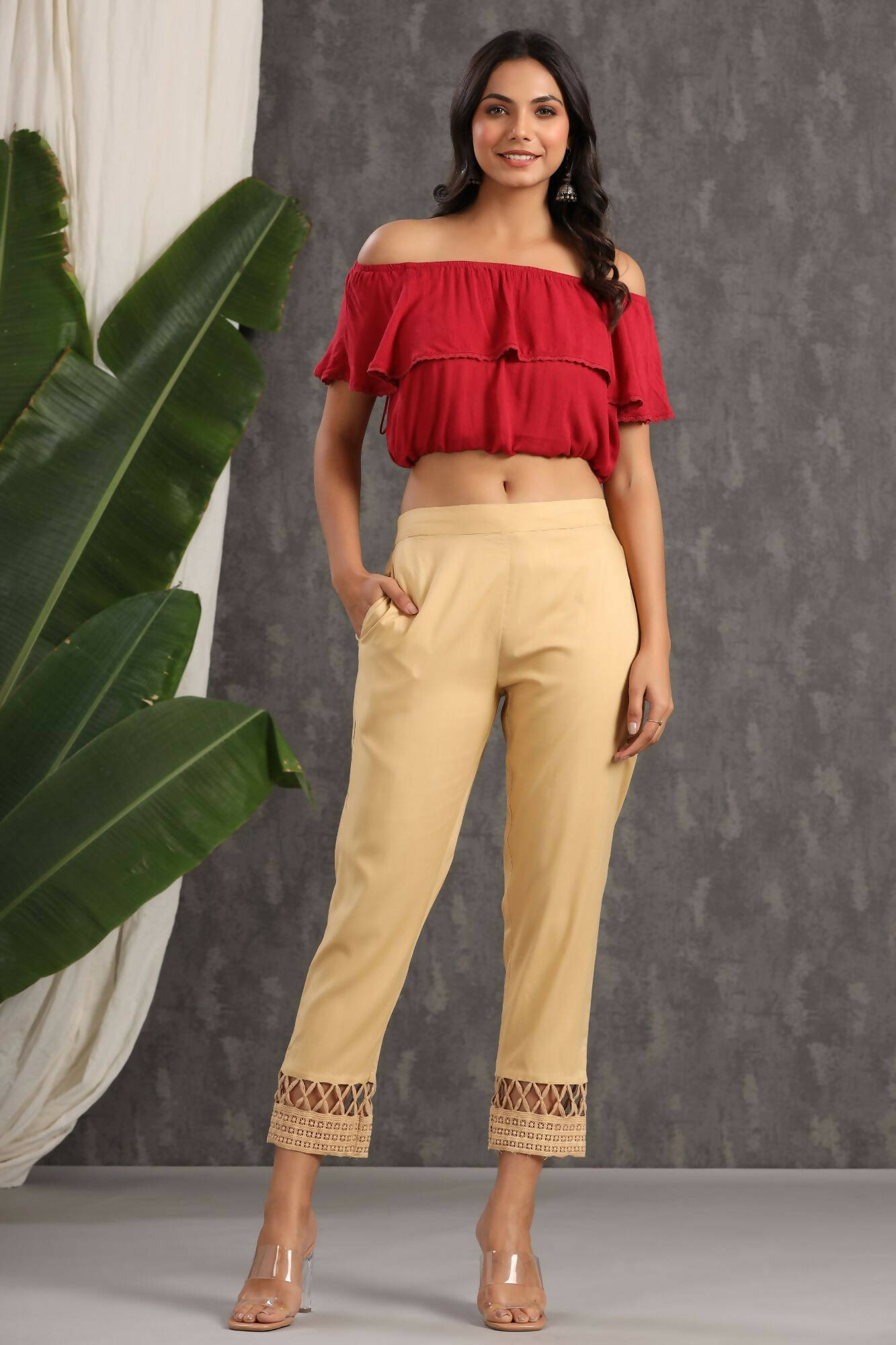 Juniper Women Gold Rayon Solid Slim Fit Pant/Slim Pant