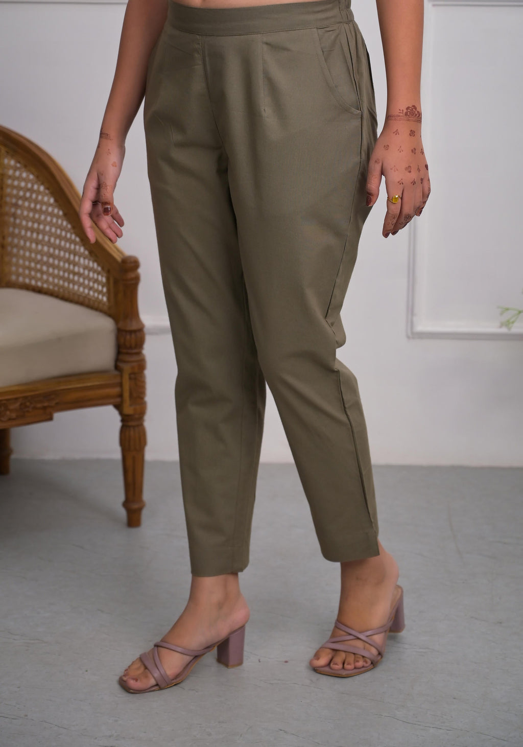 Juniper Charcoal Solid Cotton Pants With Partially Elasticated Waistband And Two Side Pockets