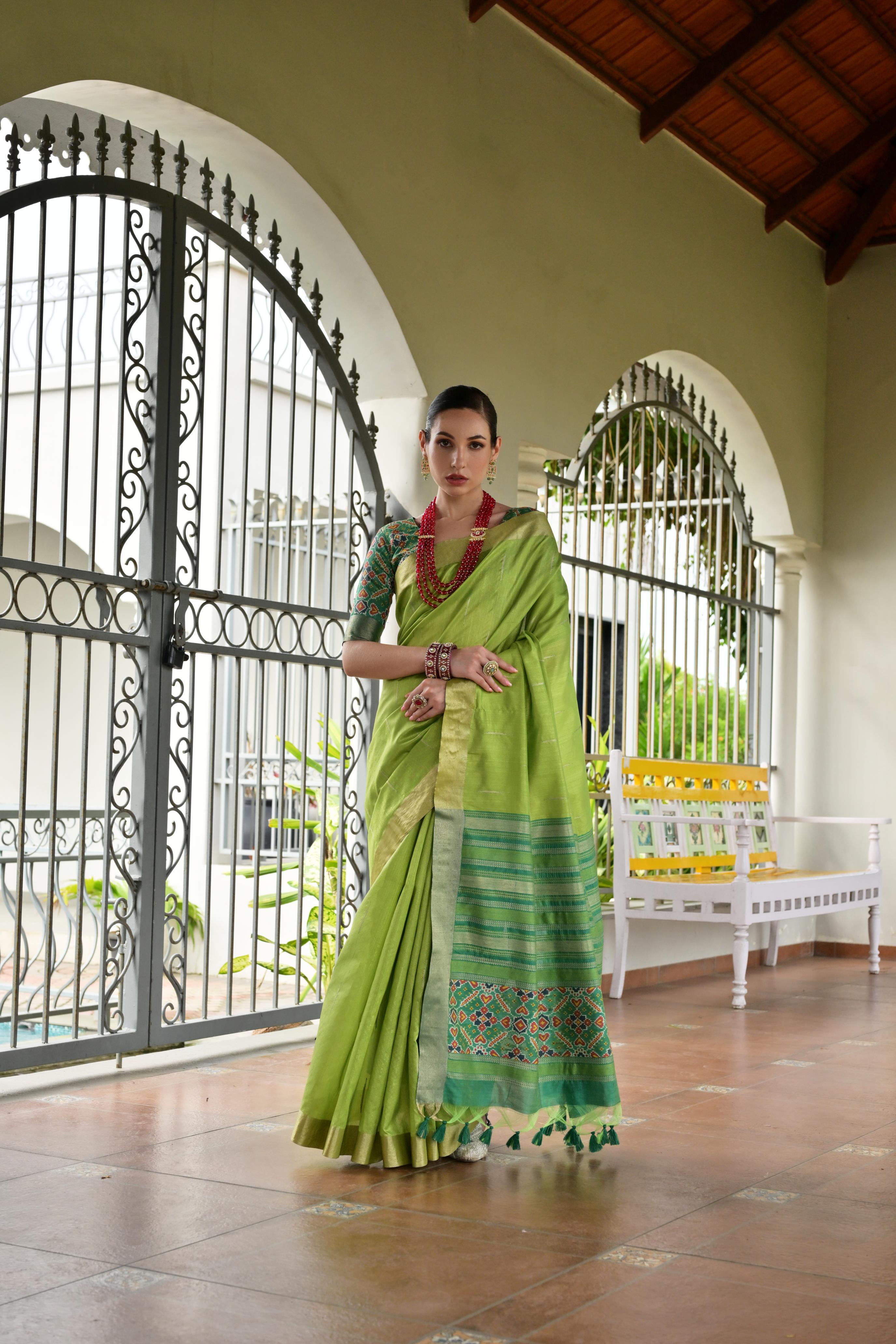 Jyoti Fashion Women's Green Khadi Raw Silk Meena Weaving Patola Saree with Blouse