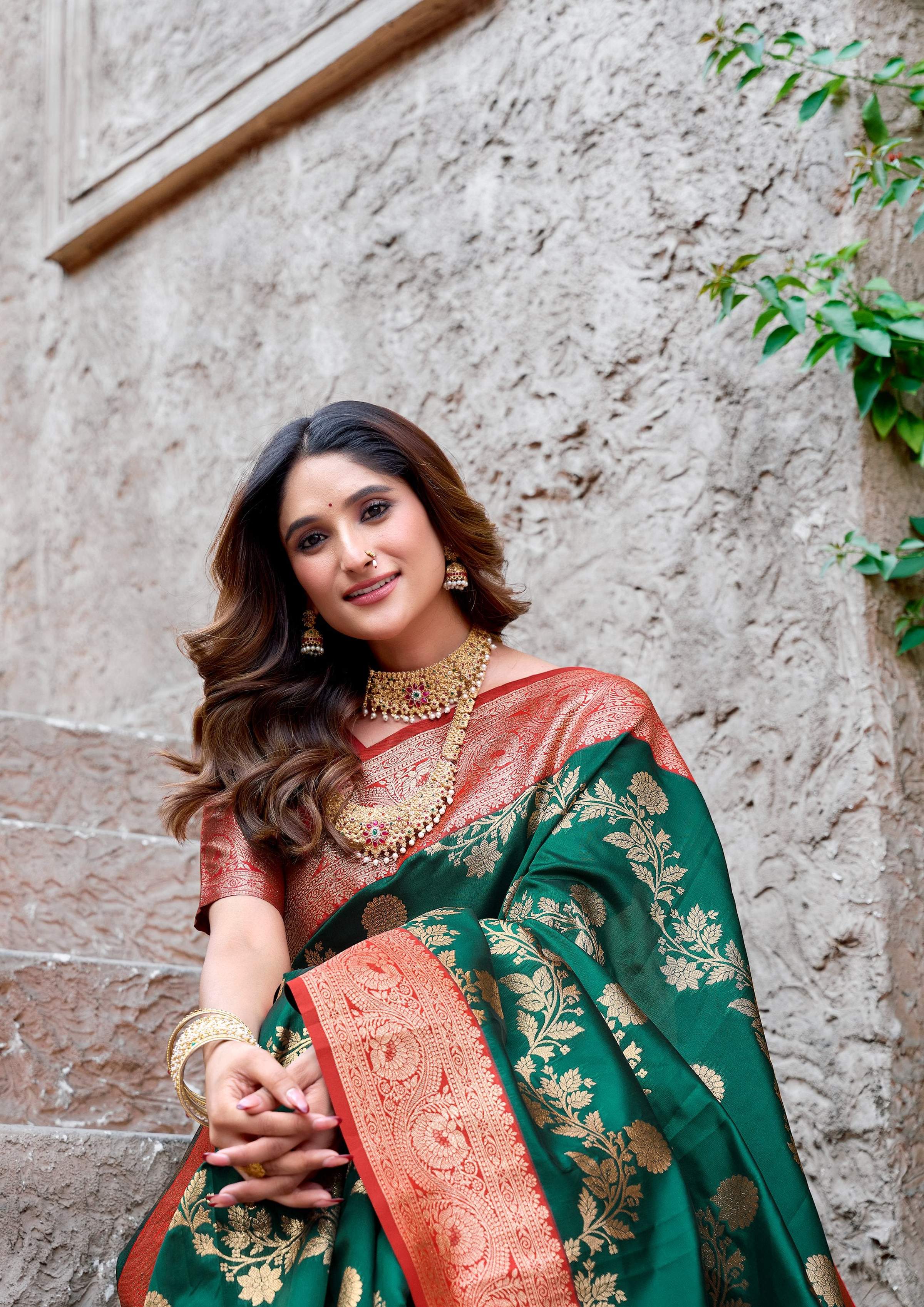 Jyoti Fashion Women's Bottle Green Silk Zari Woven Saree with Blouse