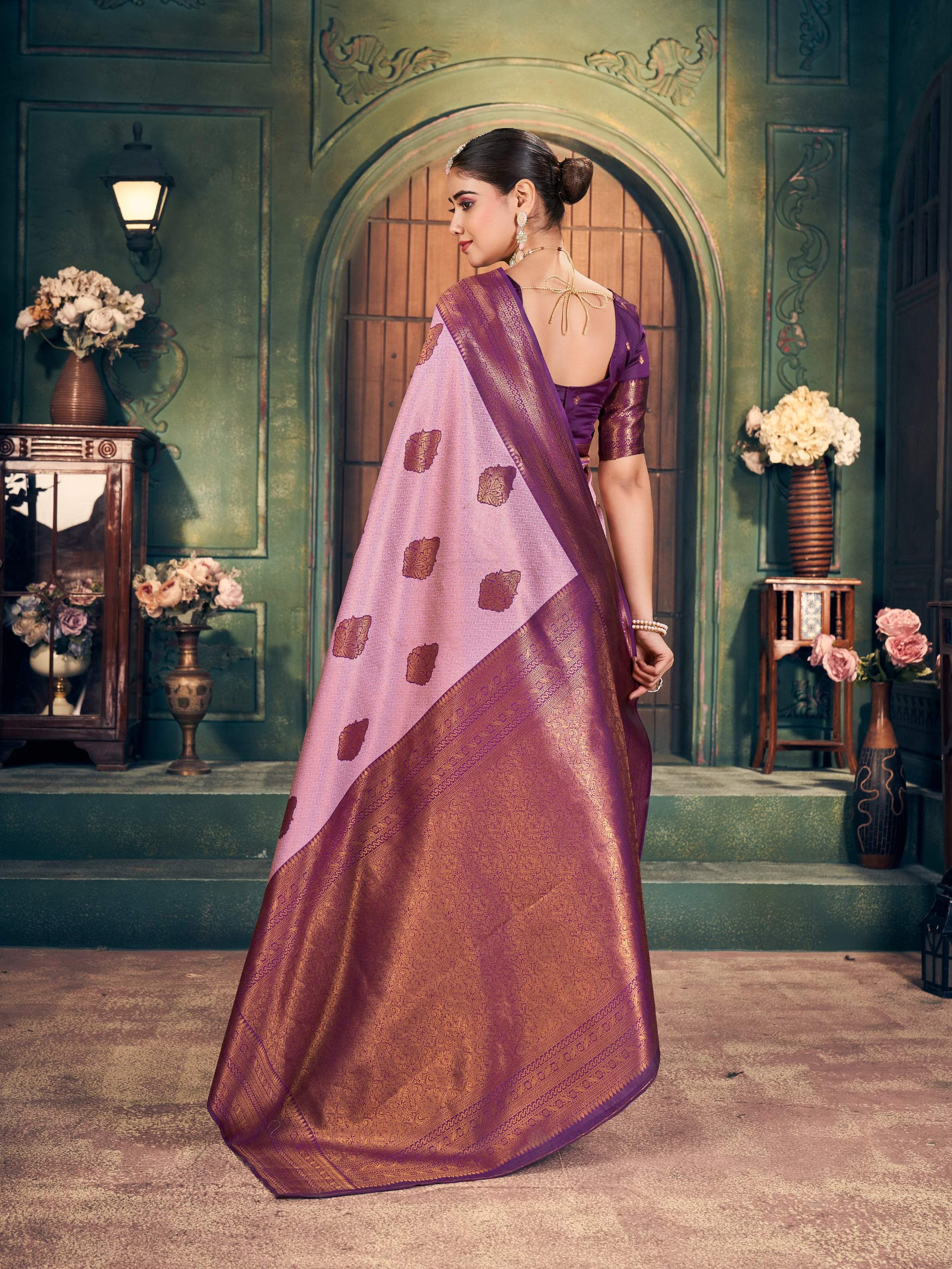 Jyoti Fashion Women's Light Purple Silk Zari Woven Saree with Blouse