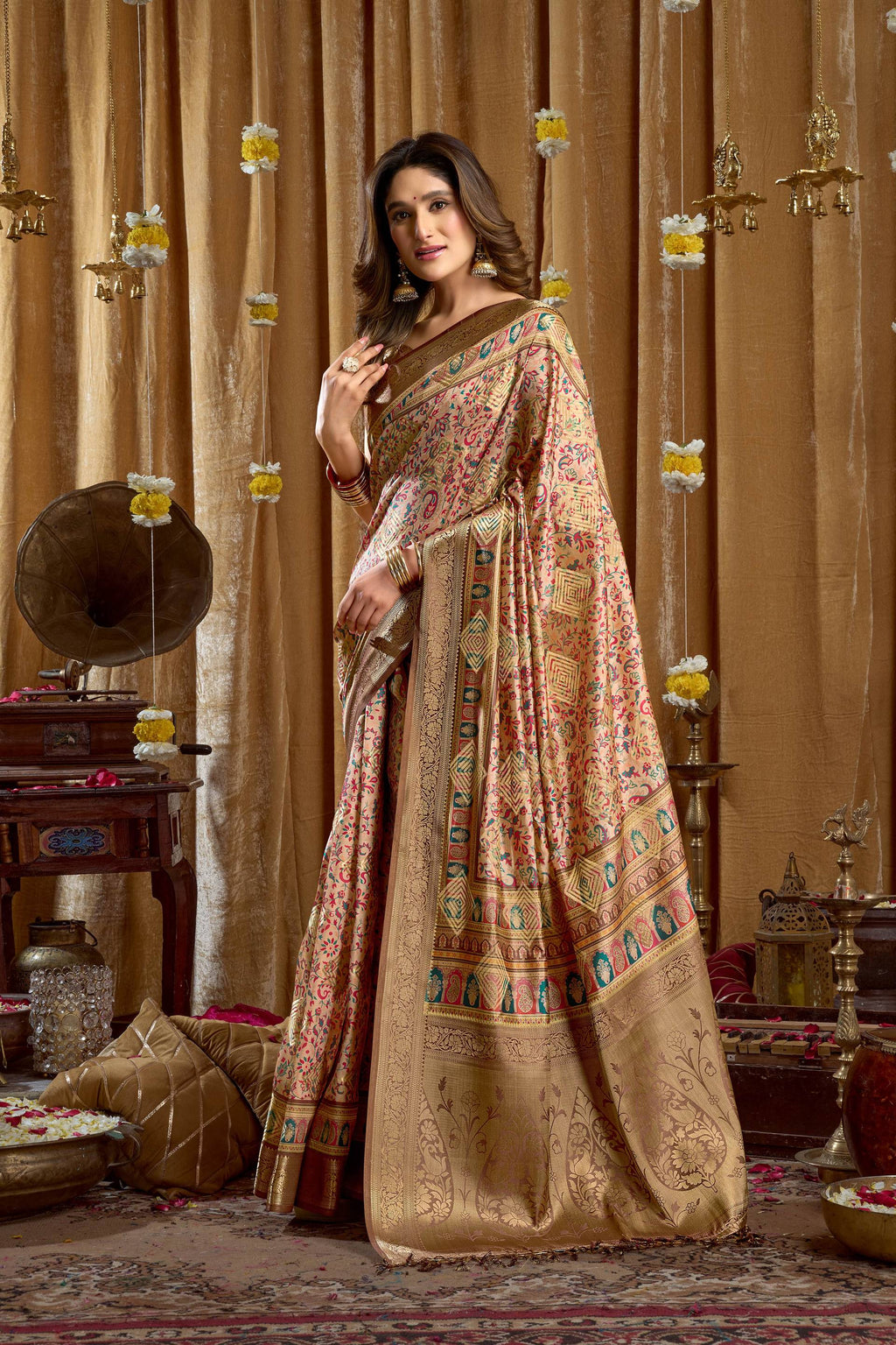 Jyoti Fashion Women's Cream Banarasi Digital Cluster Print Saree with Blouse