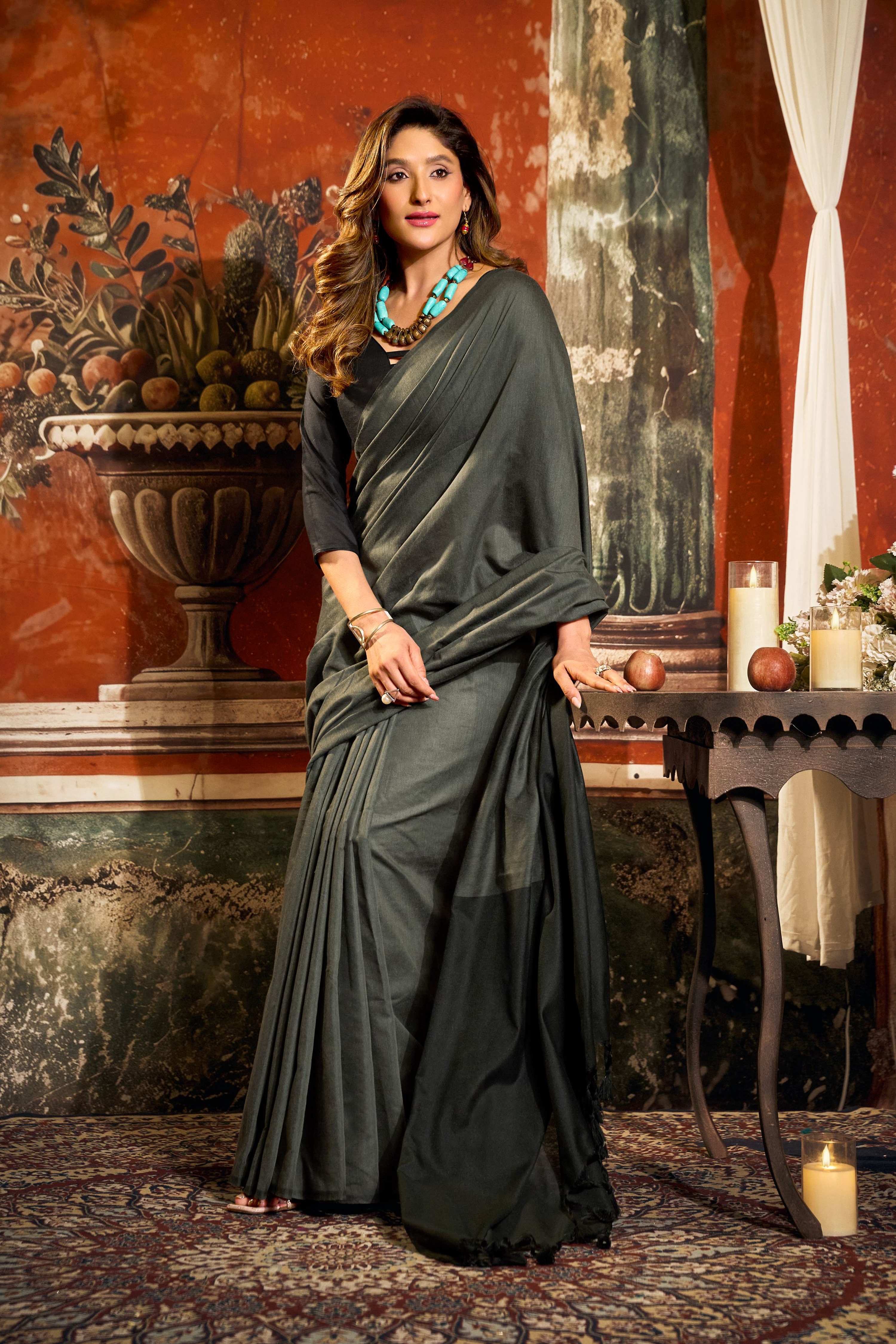 Jyoti Fashion Women's Dark Grey Cotton Contrast Pallu Saree with Blouse