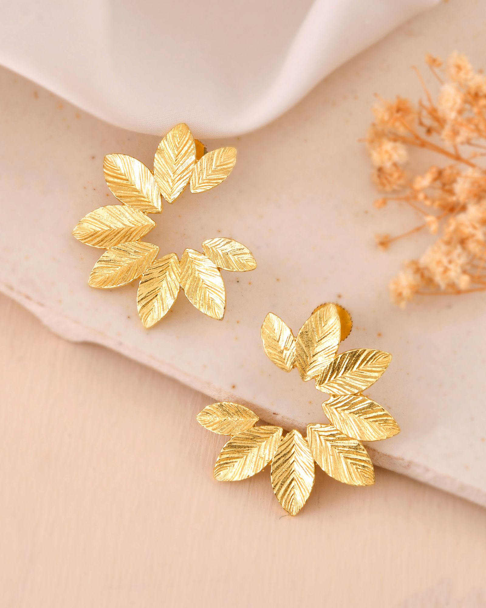 Jewels Nest Gold-Tone Leaf Wreath Stud Earrings For Women