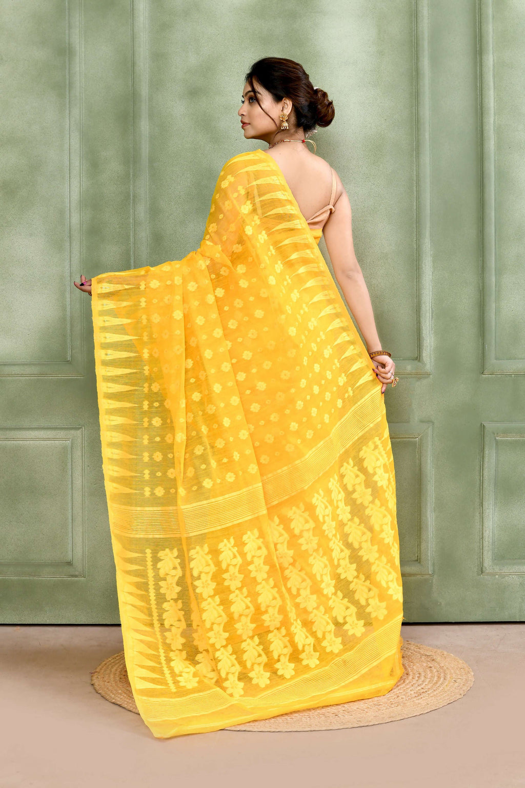 Piyari Fashion Women's Yellow Embellished Cotton Blend Jamdani Saree