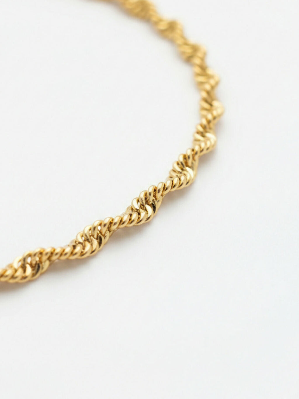 NVR Women Gold Plated Chain