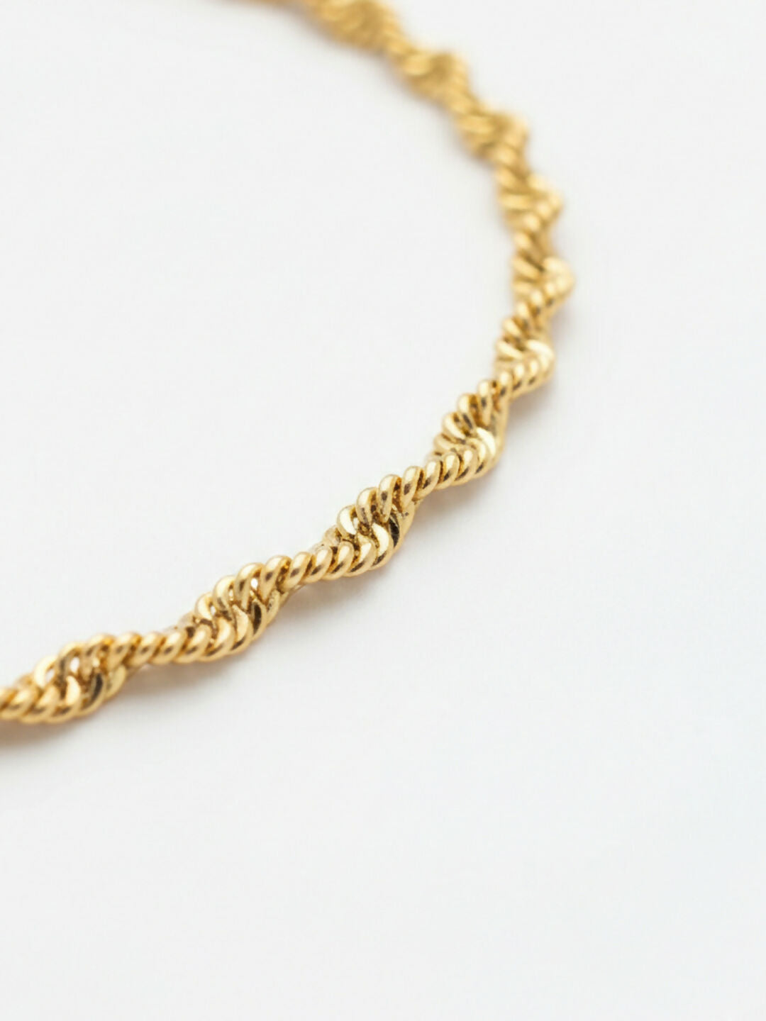 NVR Women Gold Plated Chain